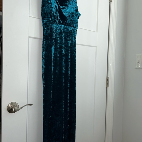 Morgan & Co Velvet Formal Dress - Picture 5 of 5
